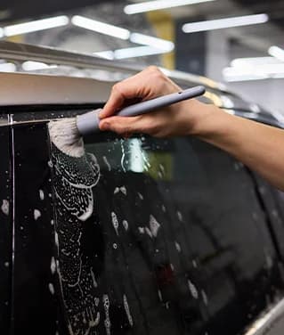 Services.windowPolishing.title - Logo